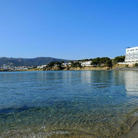 Hotel Grifeu Llanca Bagian luar foto