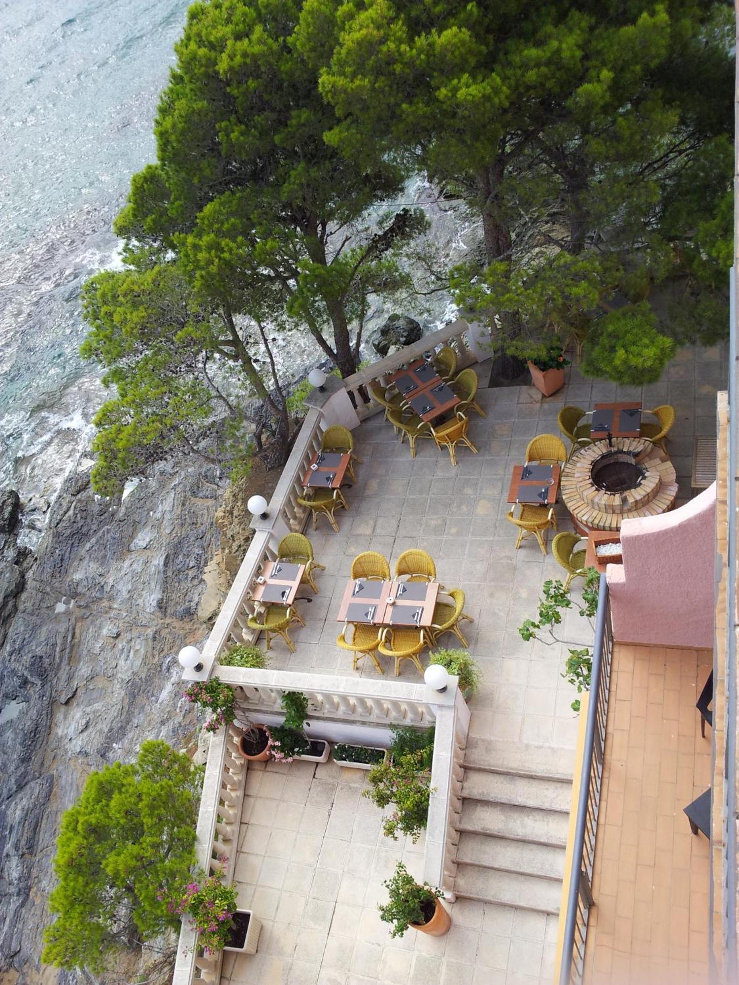 Hotel Grifeu Llanca Bagian luar foto