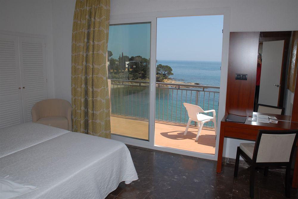 Hotel Grifeu Llanca Bagian luar foto