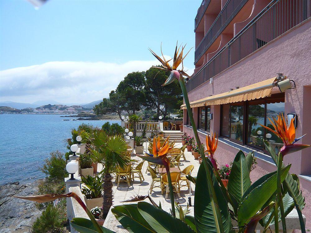 Hotel Grifeu Llanca Bagian luar foto