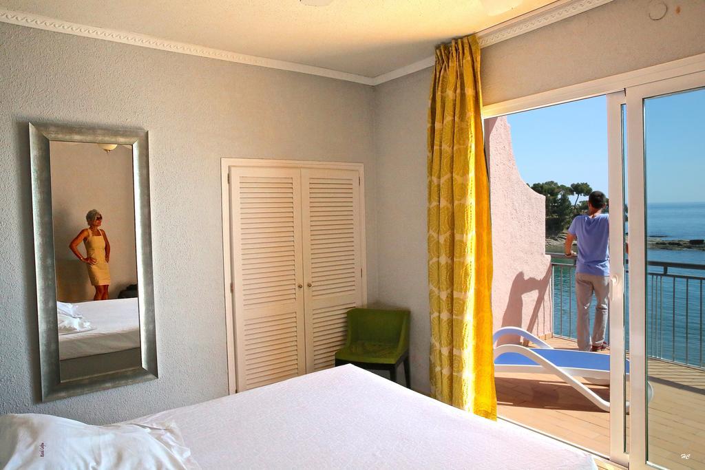 Hotel Grifeu Llanca Bagian luar foto